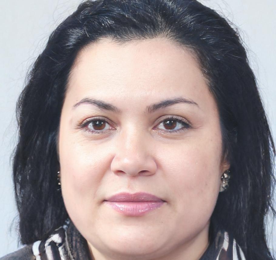 Finance professional presenting workflow analysis